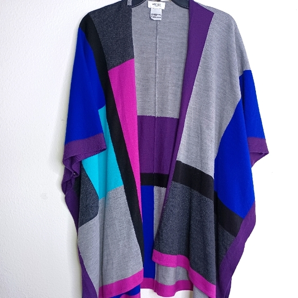 Perse by Carlile color block cape. - Picture 1 of 4